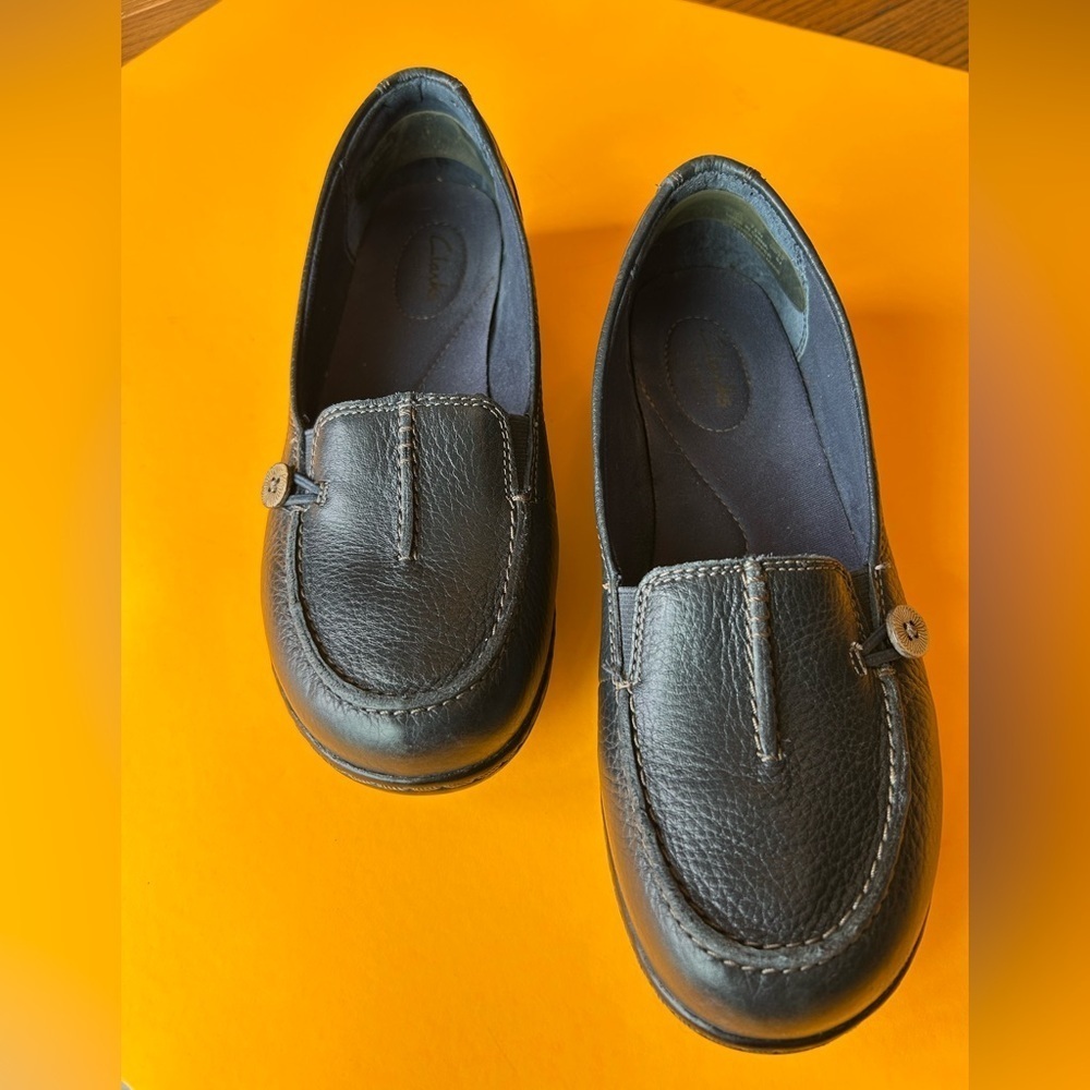 Clarks Collection Deep Blue Leather Slide On Loafers with Button Accent Size 7.5